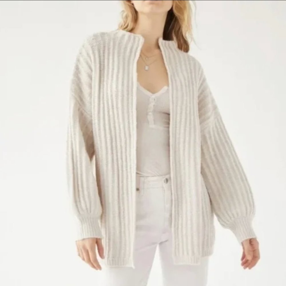 Urban Outfitters Truly Madly Deeply Cream Open Front Knit Cardigan Sz M